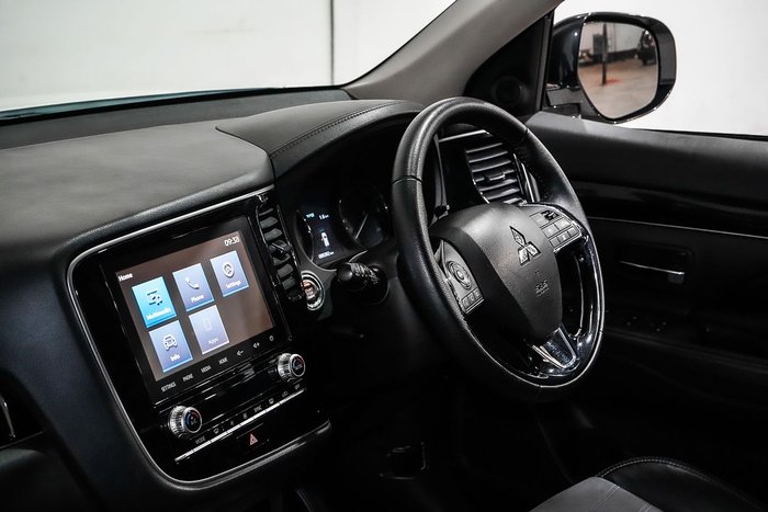 2021 Mitsubishi Outlander LS