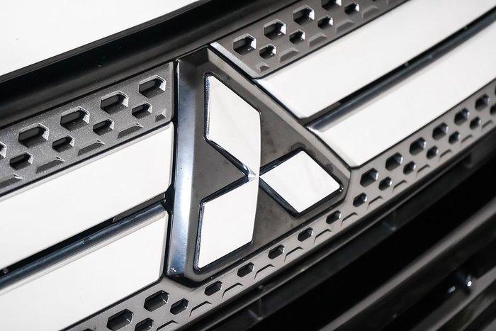 2021 Mitsubishi Outlander LS