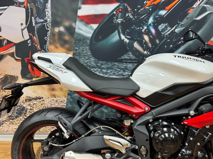 2016 Triumph STREET TRIPLE R WHITE