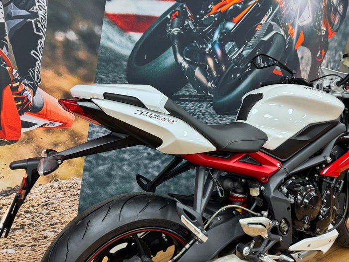 2016 Triumph STREET TRIPLE R WHITE