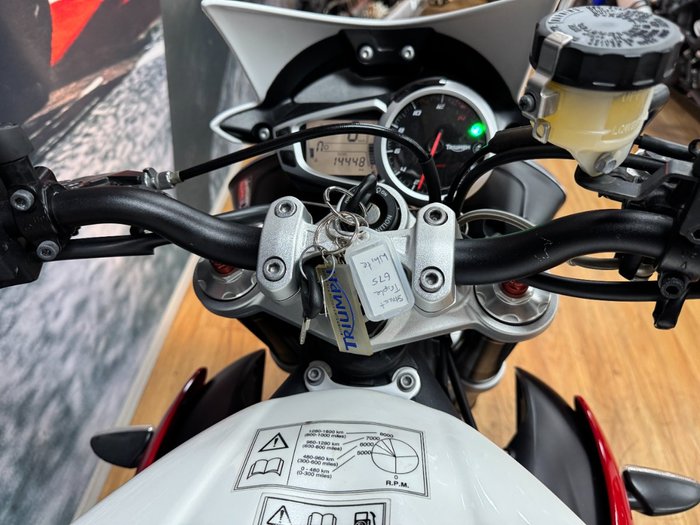 2016 Triumph STREET TRIPLE R WHITE