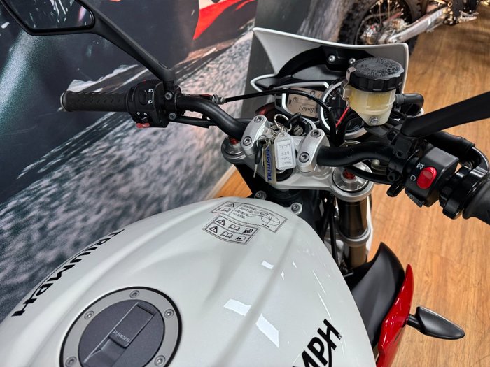 2016 Triumph STREET TRIPLE R WHITE