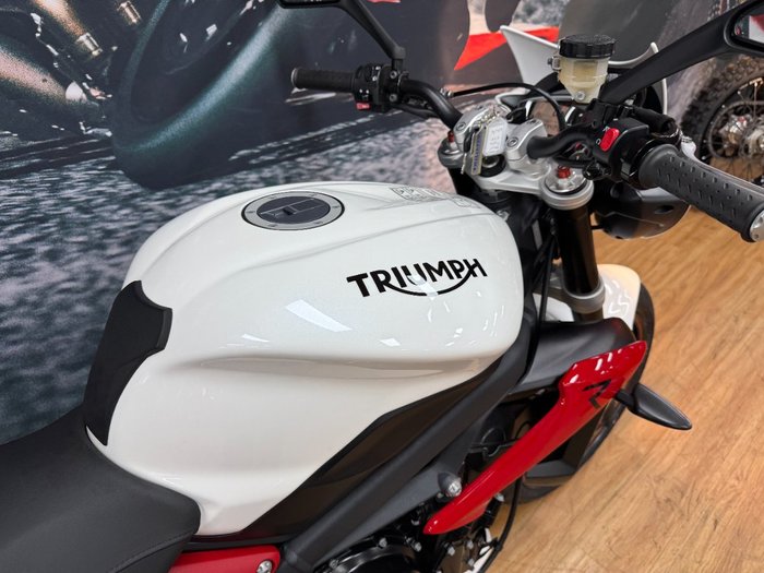 2016 Triumph STREET TRIPLE R WHITE
