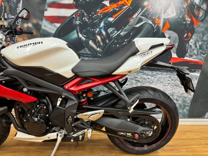 2016 Triumph STREET TRIPLE R WHITE