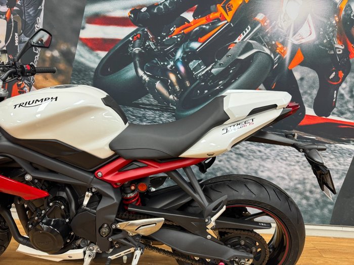 2016 Triumph STREET TRIPLE R WHITE