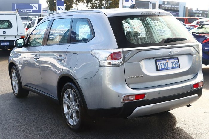 2014 Mitsubishi Outlander ES