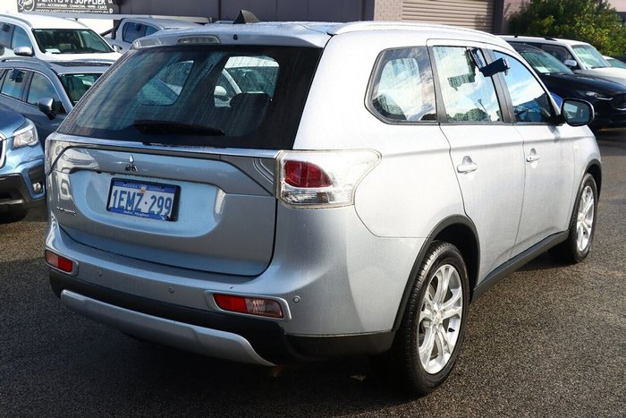 2014 Mitsubishi Outlander ES
