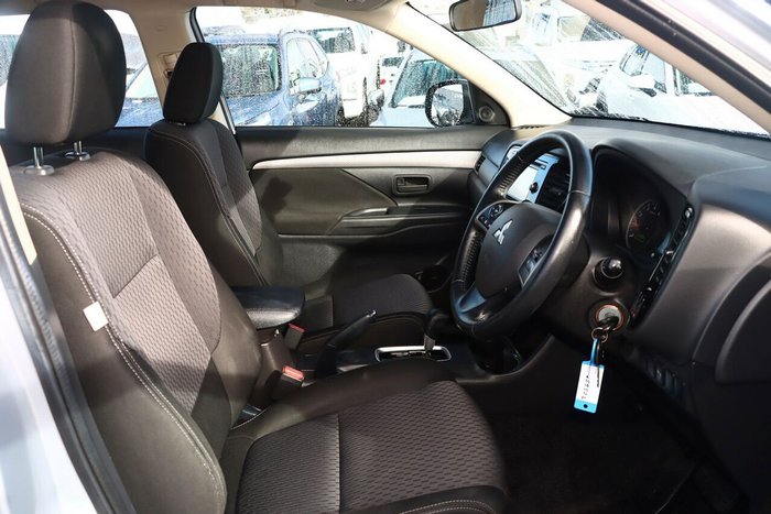 2014 Mitsubishi Outlander ES