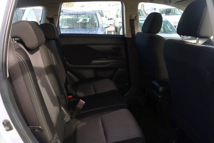 2014 Mitsubishi Outlander ES