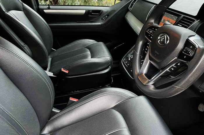 2022 LDV G10 +