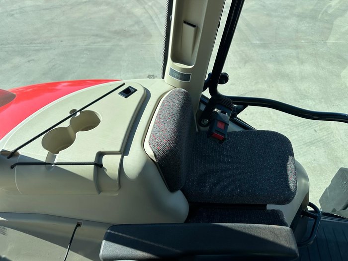 2016 Massey Ferguson 7615 Dyna-6