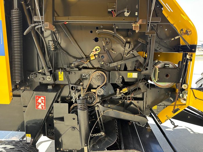 2006 New Holland Br750a