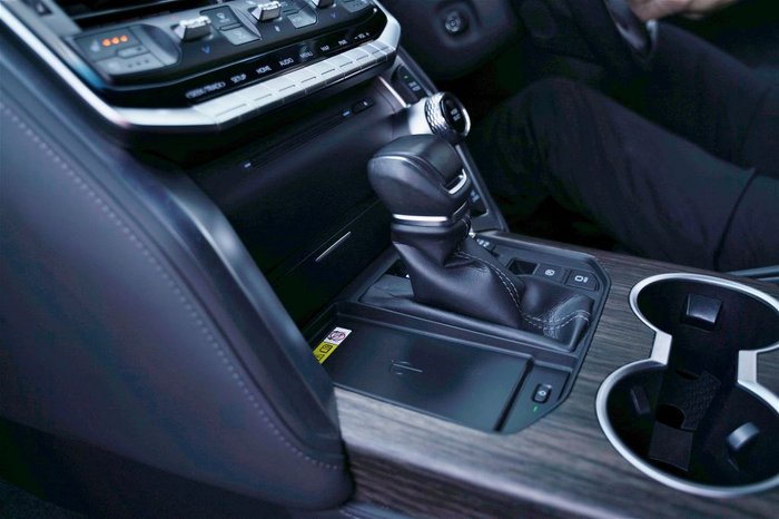 2022 Toyota Landcruiser LC300 3.3L V6 DSL VX 7 Seats