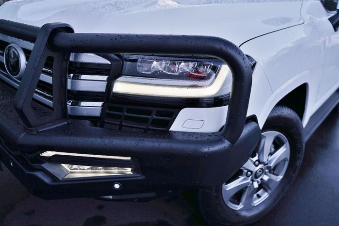 2022 Toyota Landcruiser LC300 3.3L V6 DSL VX 7 Seats