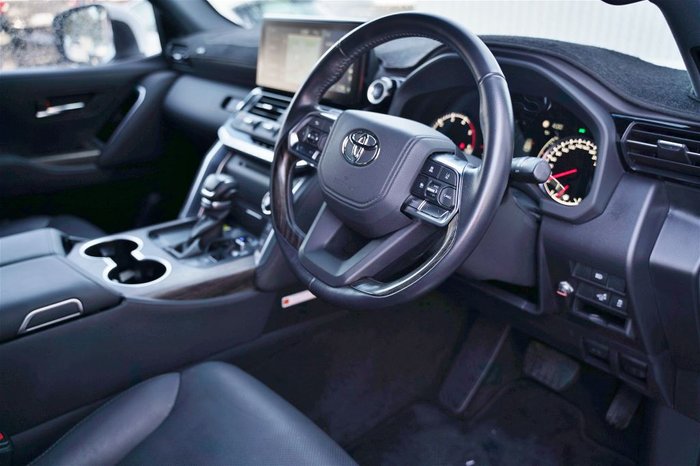2022 Toyota Landcruiser LC300 3.3L V6 DSL VX 7 Seats