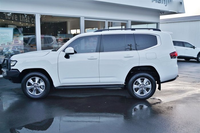 2022 Toyota Landcruiser LC300 3.3L V6 DSL VX 7 Seats