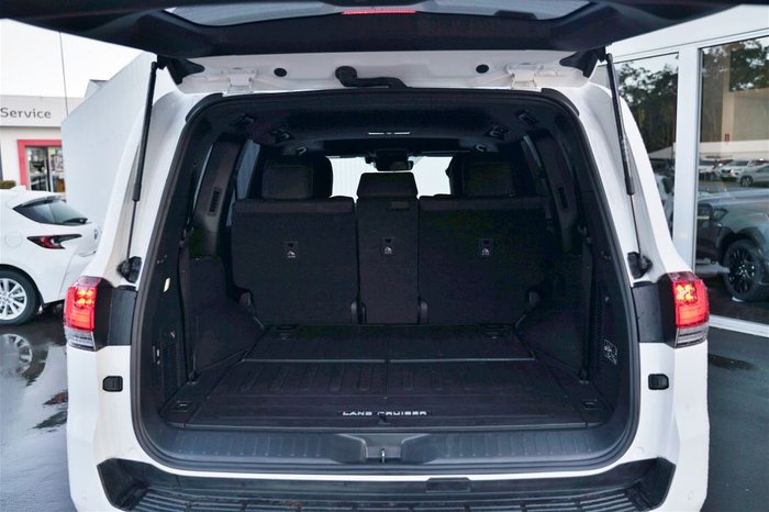 2022 Toyota Landcruiser LC300 3.3L V6 DSL VX 7 Seats