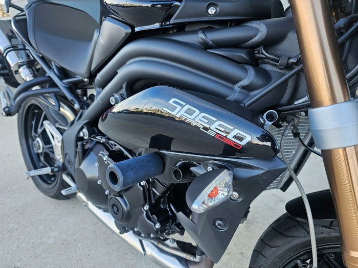 2011 Triumph SPEED TRIPLE Black