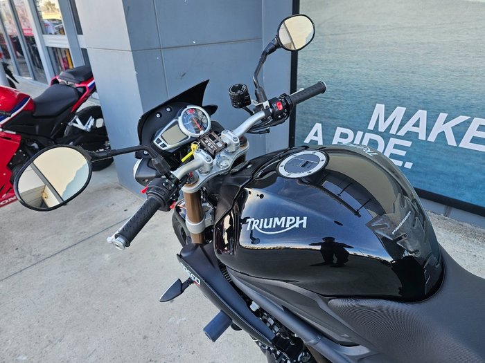 2011 Triumph SPEED TRIPLE Black