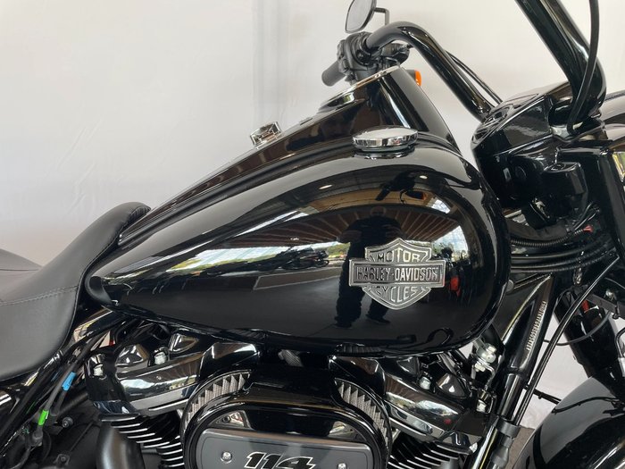 2025 Harley-davidson FLHRXS ROAD KING SPECIAL Vivid Black