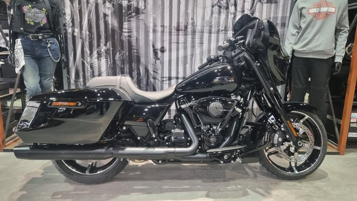 2025 Harley-davidson FLHX STREET GLIDE (117) Vivid Black