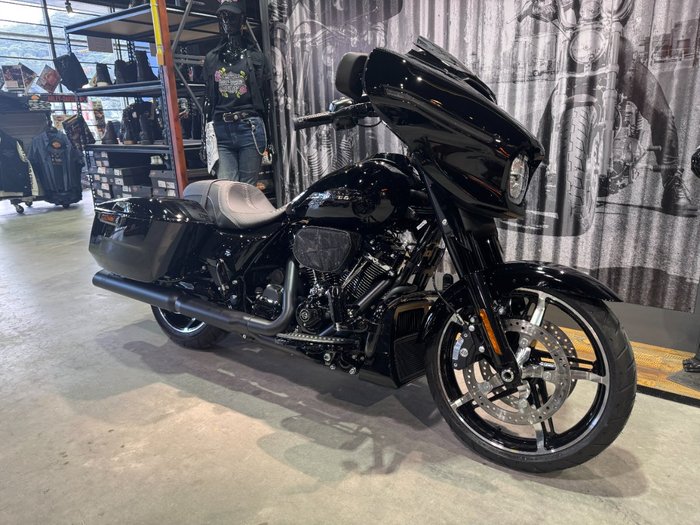 2025 Harley-davidson FLHX STREET GLIDE (117) Vivid Black