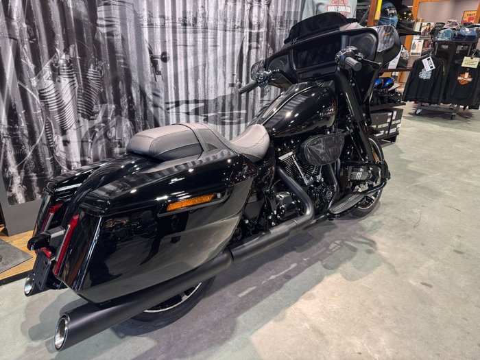 2025 Harley-davidson FLHX STREET GLIDE (117) Vivid Black