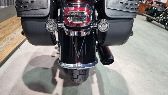2025 Harley-davidson FLHC HERITAGE CLASSIC 117 Vivid Black