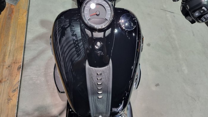 2025 Harley-davidson FLHC HERITAGE CLASSIC 117 Vivid Black
