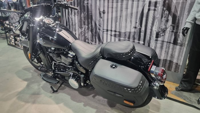 2025 Harley-davidson FLHC HERITAGE CLASSIC 117 Vivid Black