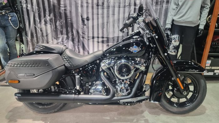 2025 Harley-davidson FLHC HERITAGE CLASSIC 117 Vivid Black
