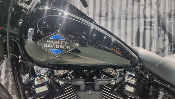 2025 Harley-davidson FLHC HERITAGE CLASSIC 117 Vivid Black
