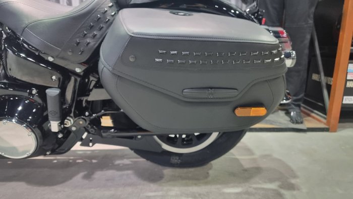 2025 Harley-davidson FLHC HERITAGE CLASSIC 117 Vivid Black