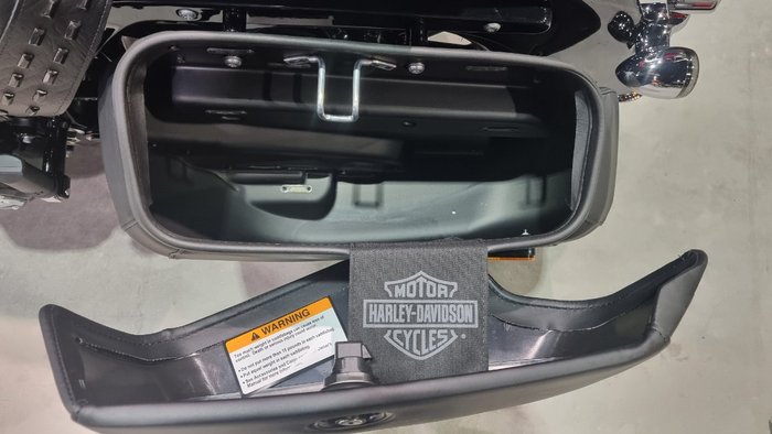2025 Harley-davidson FLHC HERITAGE CLASSIC 117 Vivid Black