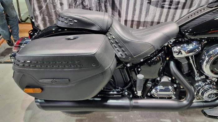 2025 Harley-davidson FLHC HERITAGE CLASSIC 117 Vivid Black
