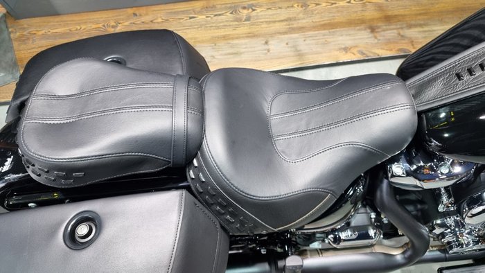 2025 Harley-davidson FLHC HERITAGE CLASSIC 117 Vivid Black