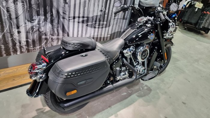 2025 Harley-davidson FLHC HERITAGE CLASSIC 117 Vivid Black
