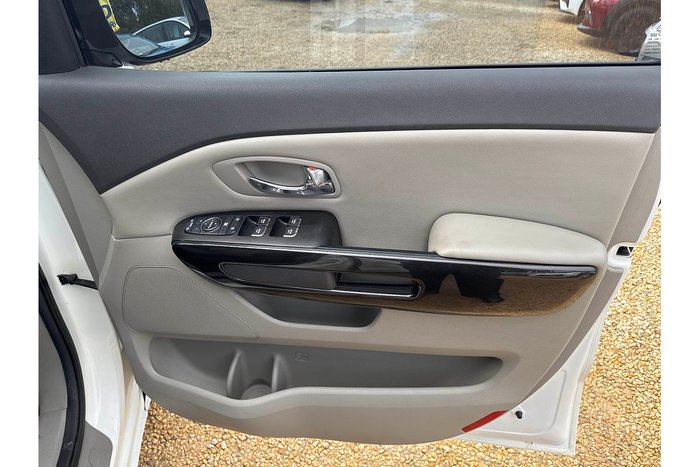 2016 Kia Carnival SLi