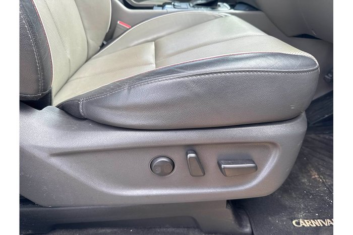 2016 Kia Carnival SLi