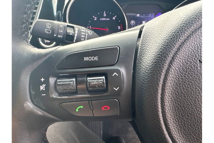 2016 Kia Carnival SLi