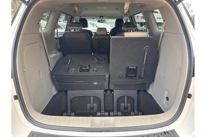 2016 Kia Carnival SLi