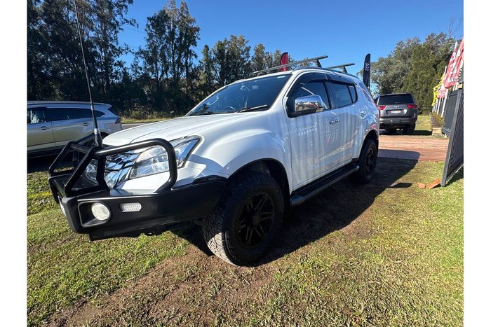 2016 Isuzu MU-X LS-T