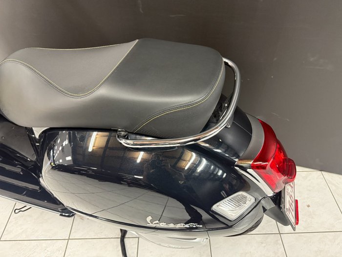 2022 VESPA GTS 300 SUPER SPORT Black