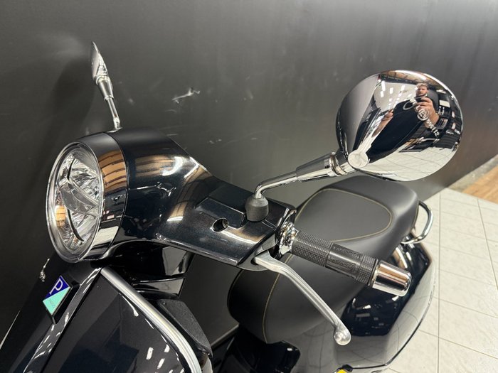 2022 VESPA GTS 300 SUPER SPORT Black