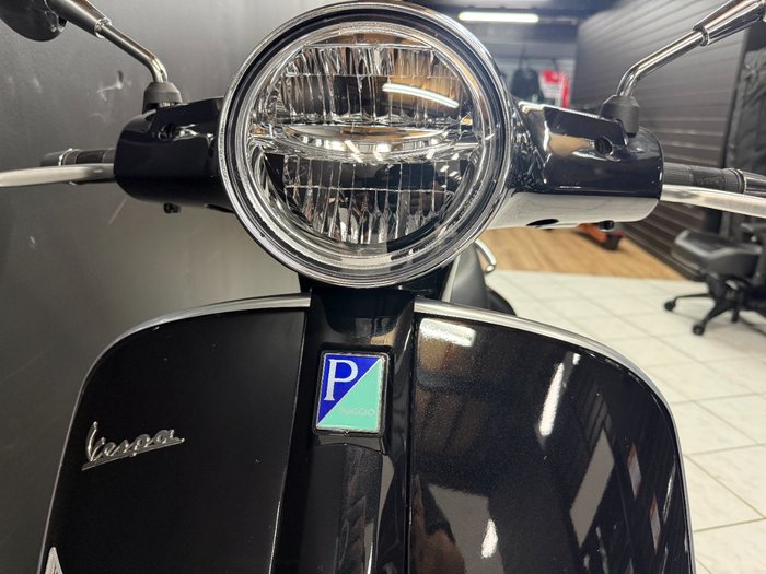 2022 VESPA GTS 300 SUPER SPORT Black