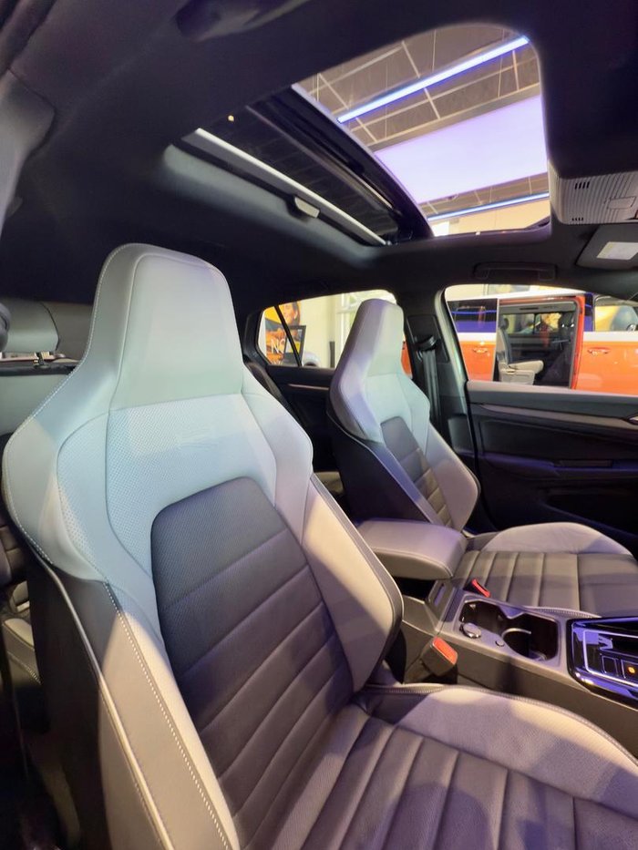 2025 Volkswagen Golf 110TSI R-Line
