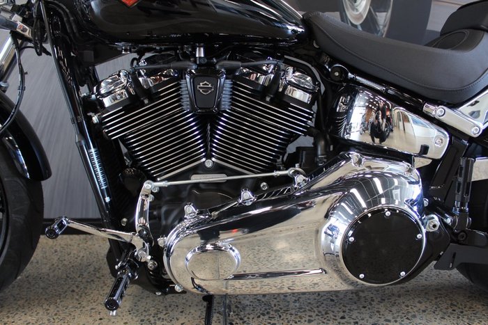 2025 Harley-davidson FXBR BREAKOUT (117)