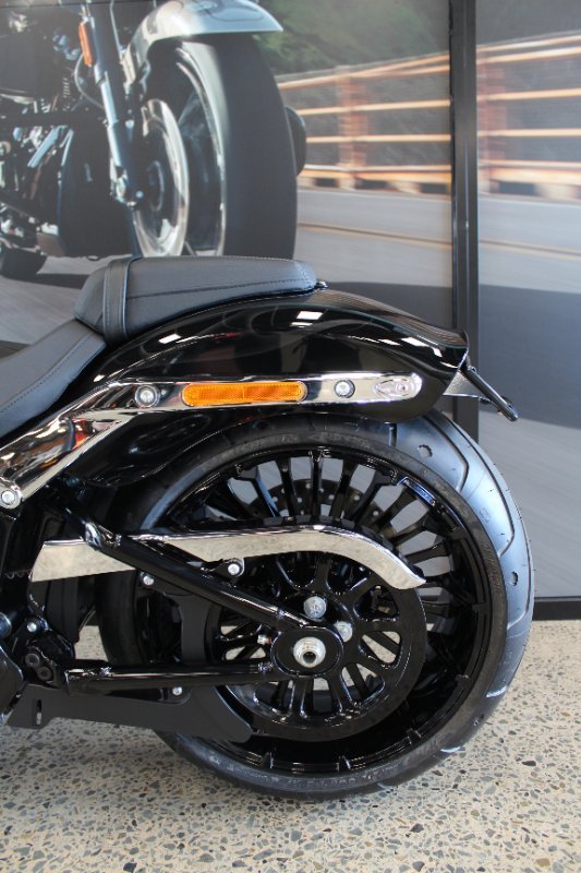2025 Harley-davidson FXBR BREAKOUT (117)