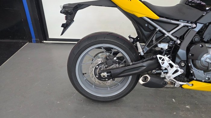 2025 Suzuki GSX-8R (GSX800FRQ) Yellow