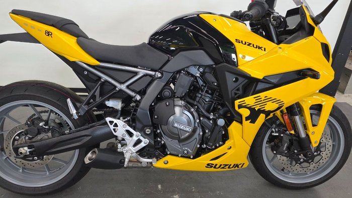 2025 Suzuki GSX-8R (GSX800FRQ) Yellow